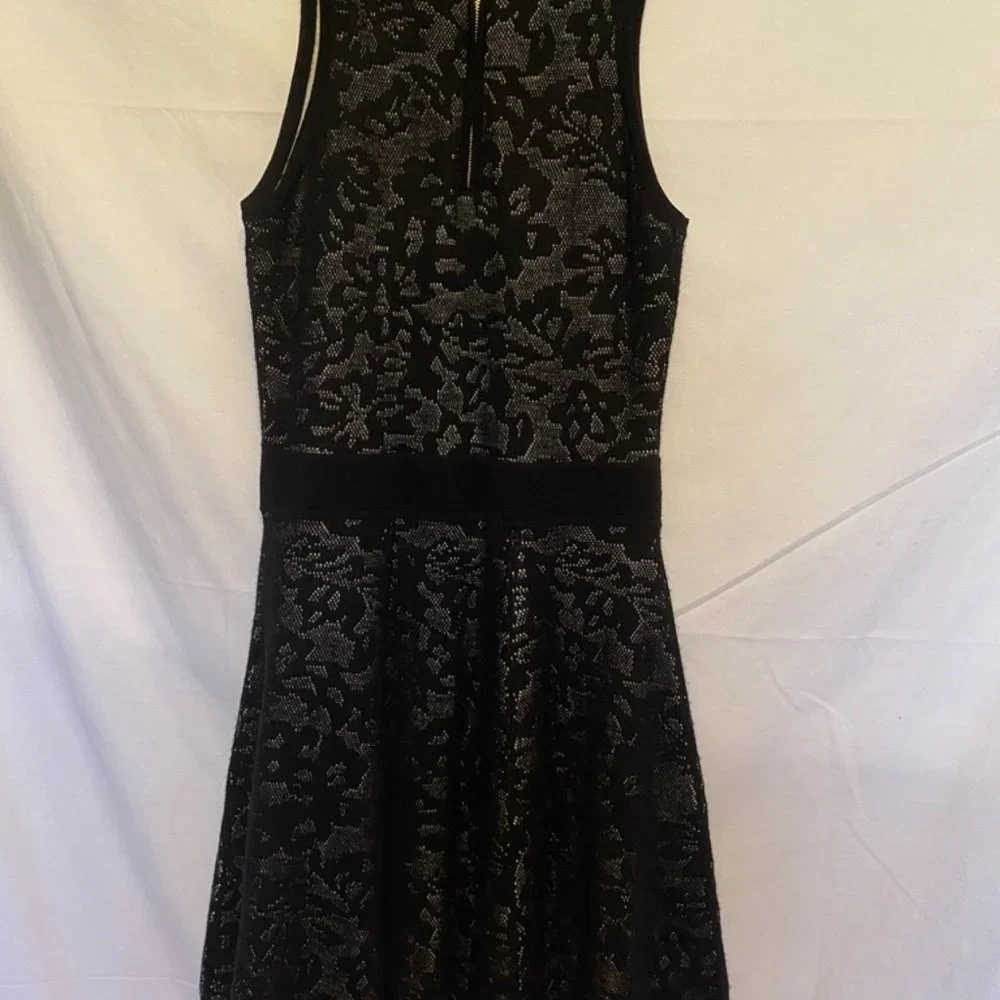 Beautiful! MILLY ~Women Black Soft Fit & Flare Sleeveless Dress ~ Size S - Picture 3 of 9